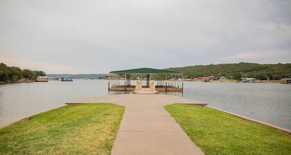Water front cabin #12 Cabin in Graham, steps from Possum Kingdom Lake