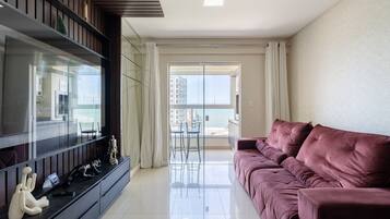 Basic-Apartment | Wohnbereich | 32-Zoll-Smart-TV mit Digitalempfang