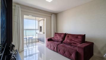 Basic-Apartment | Wohnbereich | 32-Zoll-Smart-TV mit Digitalempfang