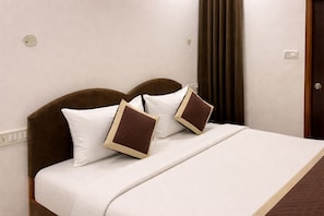 Deluxe Room, Balcony - Luciya The Boutique Hotel (Bengaluru)