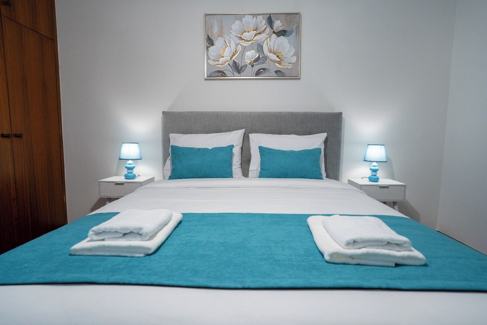 2 habitaciones, tabla de planchar con plancha, wifi y ropa de cama 