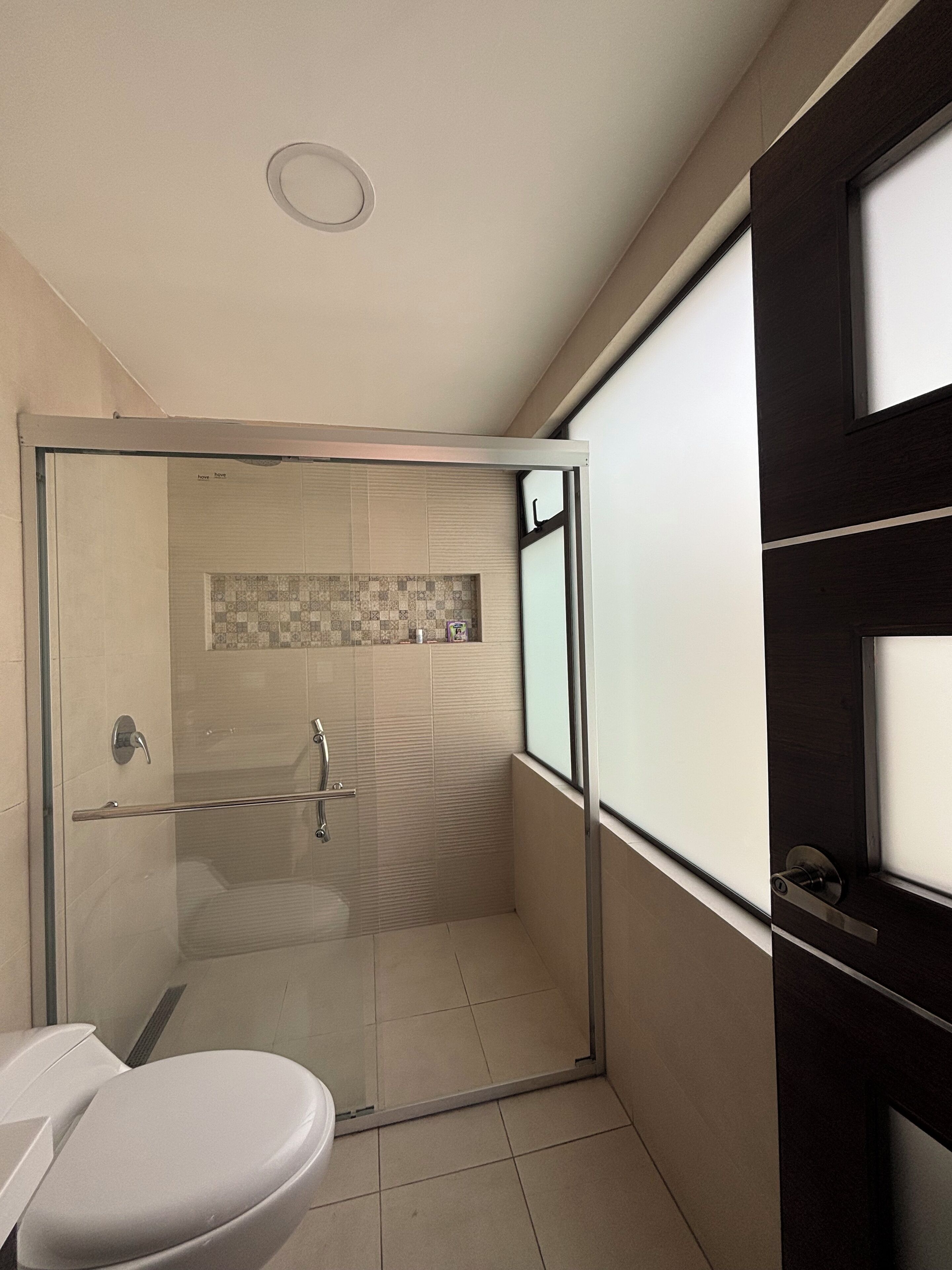 Hårføner, håndklær, såpe og toalettpapir