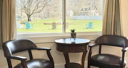 Gallagher`s Travels Room 10 (Queen Bed)