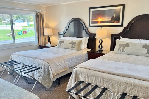 Gallagher`s Travels Room 6 (Double Queen Beds)