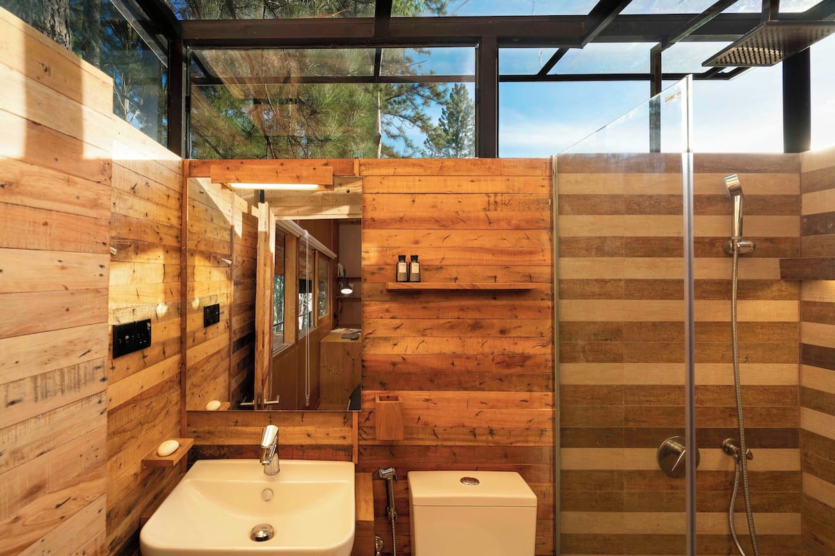 Bathroom | Bathrobes, slippers, bidet