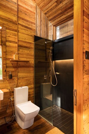 Chalet, Garden View | Bathroom | Bathrobes, slippers