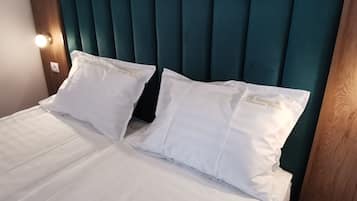 Deluxe Double or Twin Room, Balcony, Mountain View | Iron/ironing board, free WiFi