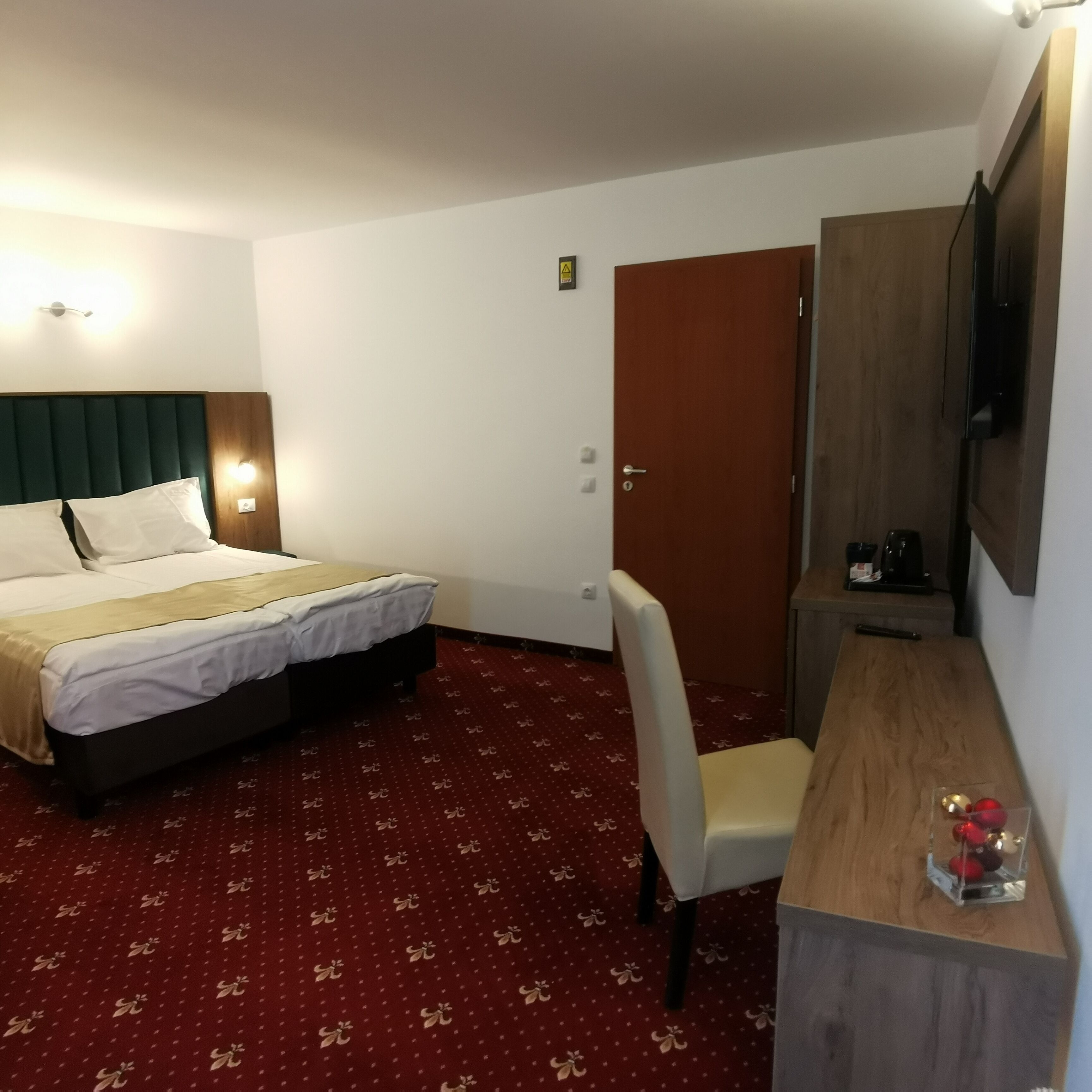 Deluxe Double or Twin Room, Balcony, Mountain View | Iron/ironing board, free WiFi