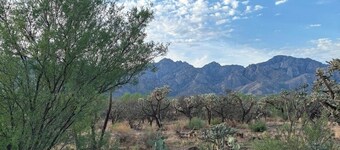 Sunset & Mountain Views - Adventure Getaway