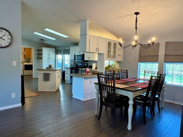 Dining - Sunset & Mountain Views - Adventure Getaway (Tucson)