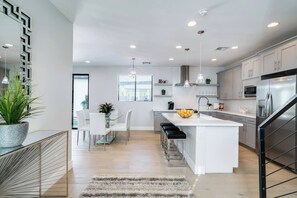 Dining - Stylish NEW 3BR Home in Historic Phoenix Coronado (Phoenix)