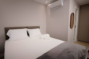 Blackout curtains, iron/ironing board, free WiFi - Soma Perdizes 804 (São Paulo)
