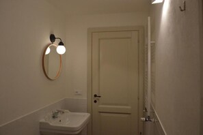 Habitación, 1 cama matrimonial | Baño