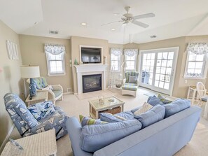TV, DVD player - Gold Coast Getaway Near the Beach (Ocean City)
