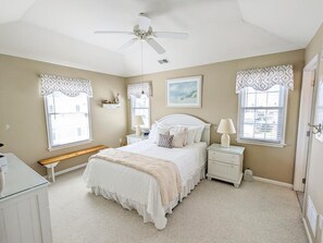 3 bedrooms, iron/ironing board, Internet - Gold Coast Getaway Near the Beach (Ocean City)
