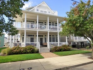 Exterior - Fantastic Family-Friendly Vacation Home Steps to Beach and Boardwalk (Ocean City)