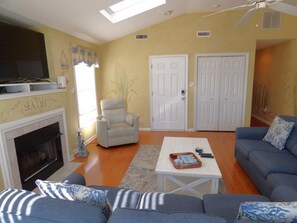 Smart TV, fireplace, DVD player - Beach-Block Family Escape, Spacious Home + Deck, Steps to the Sand! (Ocean City)