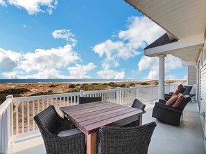Outdoor dining - Exquisite Beachfront Retreat with Stunning Ocean Views (Ocean City)