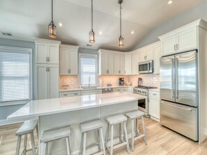 Fridge, microwave, oven, stovetop - Relax & Unwind, Steps from Ocean City Fun (Ocean City)