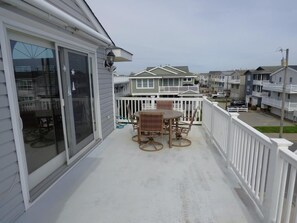 Outdoor dining - Family-Friendly Beach Escape in OC’s Peaceful South End! (Ocean City)