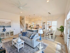 Living area - Perfect Getaway Near Ocean City’s Famous Gold Coast (Ocean City)