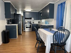 Unclassified image, 2 of 8, button - Safe & Quiet 3BR Cape: Sunroom Office + Yard (Springfield)