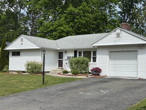 Exterior - Safe & Quiet 3BR Cape: Sunroom Office + Yard (Springfield)