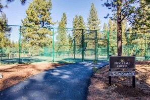 Sport court -  Inviting Central Oregon Escape (Sunriver)