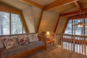 Living area -  Inviting Central Oregon Escape (Sunriver)