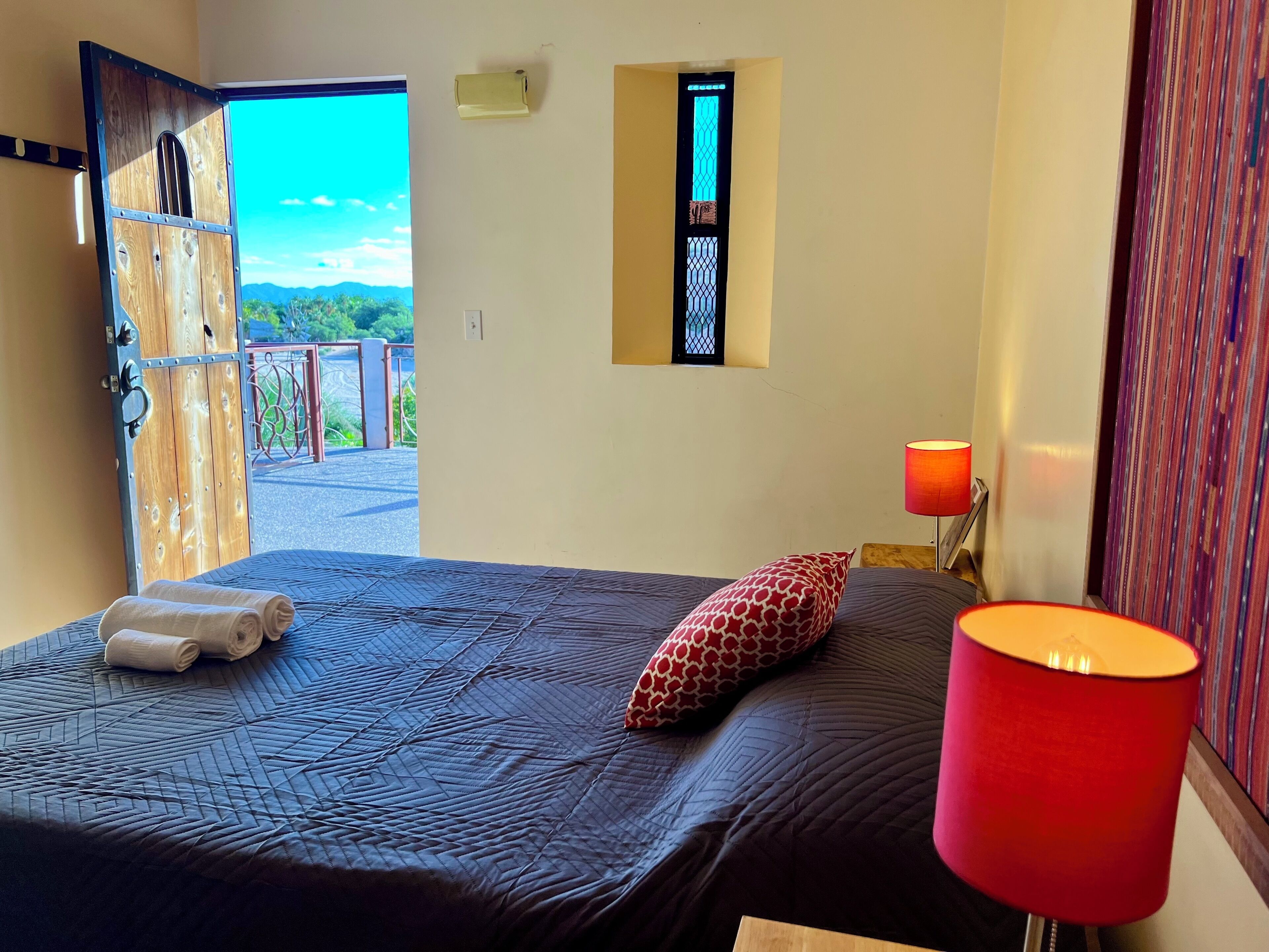 4 soverom, wi-fi (inkludert) og sengetøy