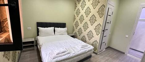 Phòng đôi tiện nghi đơn giản, quang cảnh thành phố | Truy cập Internet không dây miễn phí