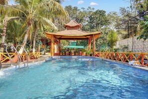 Piscine extérieure