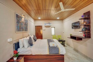 Habitación doble | Escritorio, espacio para trabajar con un portátil, cortinas opacas