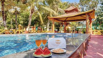 Daily continental breakfast (INR 250 per person)