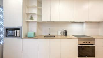 Frigorifero, microonde, forno, macchina per tè/caffè