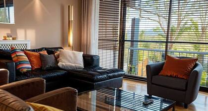 Spacious 3-bed in Dulwich with parking