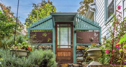 Downtown Studio Apartment in Dragonfly Cottage