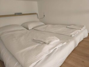 WiFi, bed sheets - Cozy Corner Sokolská (Prague)
