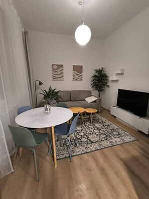 TV - Cozy Corner Sokolská (Prague)