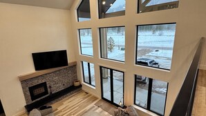 Smart TV - RY Place: Relax. Refresh. Repeat. (Mountain Home)