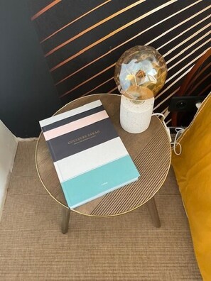 Dobbeltrom – deluxe, bakgårdsutsikt | Blendingsgardiner, lydisolert, strykejern/-brett og wi-fi (inkludert)