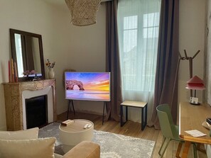 Dobbeltrom – deluxe, bakgårdsutsikt | Lounge