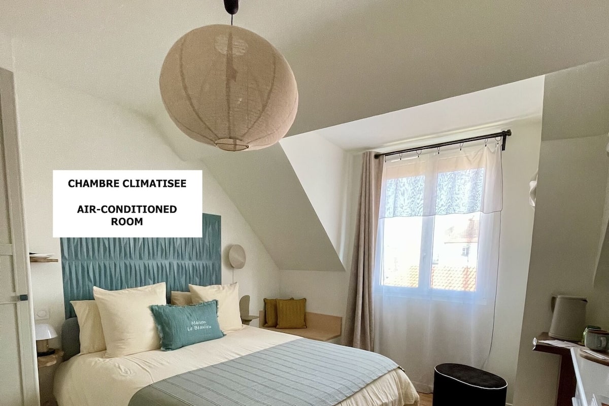 Doppia Deluxe, vista cortile | Tende oscuranti, insonorizzazione, ferro/asse da stiro, Wi-Fi gratuito