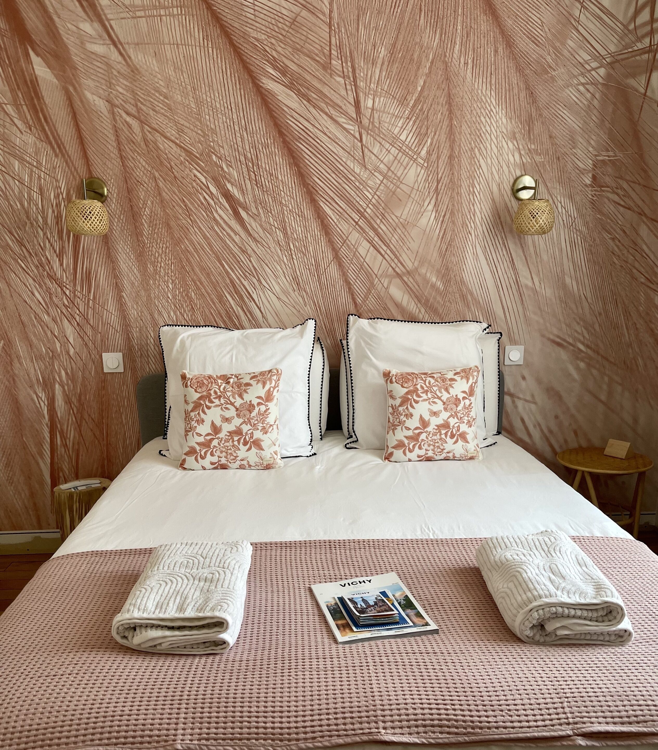 Cortinas blackout y sistema de insonorización 