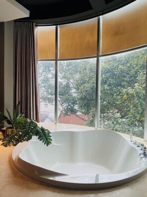 Standard Double Room | Bathroom | Free toiletries, hair dryer, towels, soap