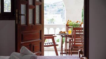 Family Studio, Partial Ocean View