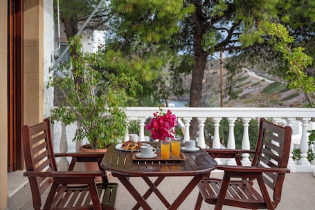 Terraza o patio. Irene Studios Patmos