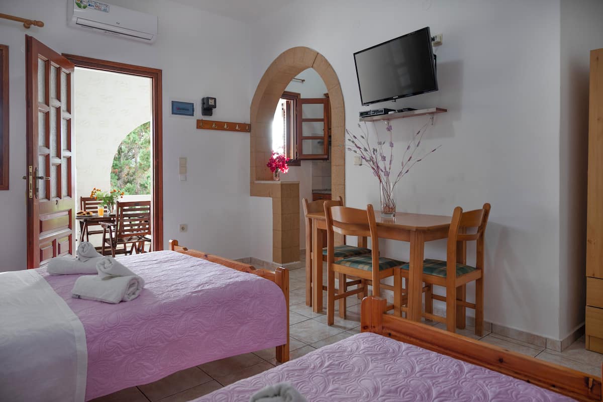 Family Studio, Partial Ocean View
