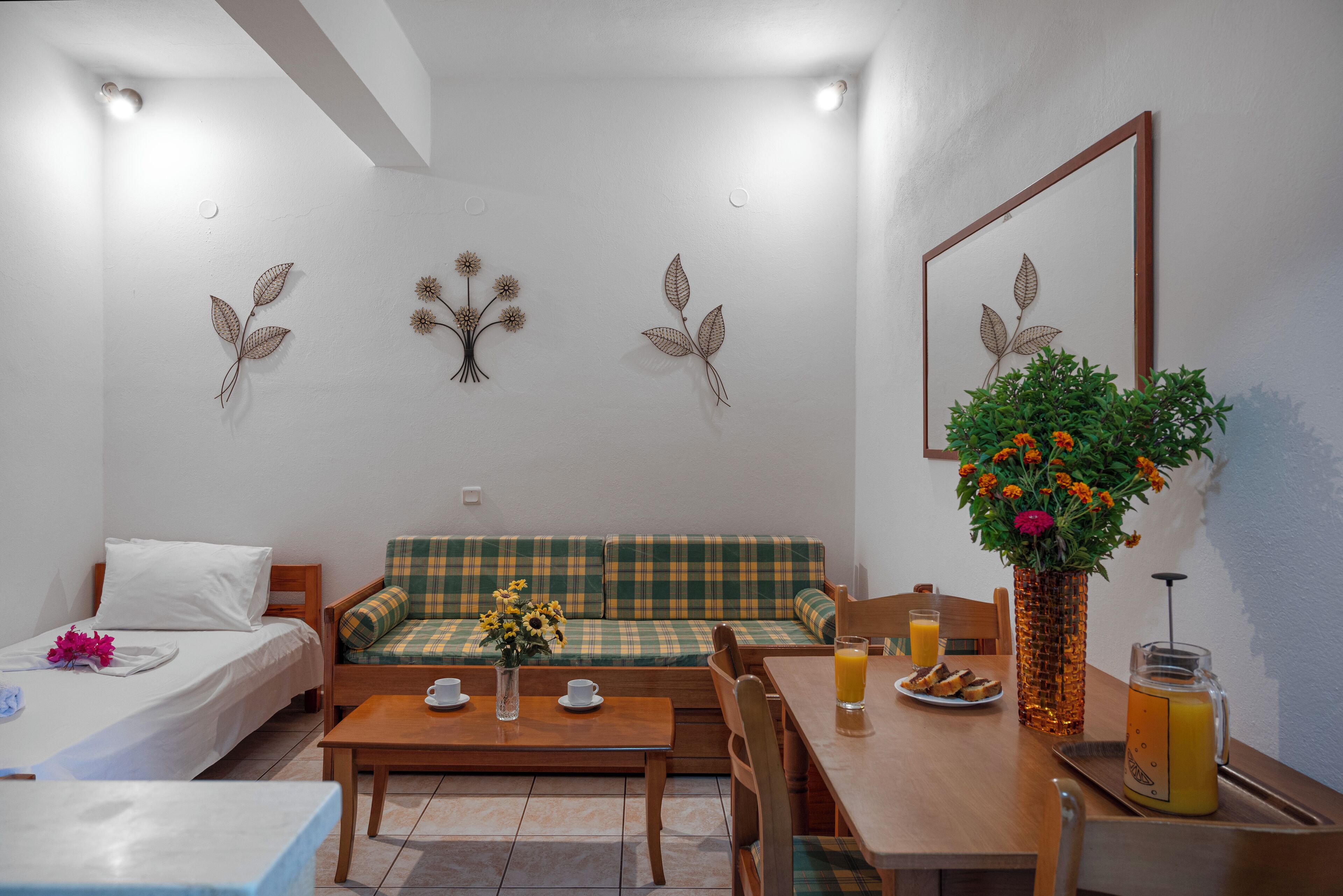 Family Apartment, Garden View | Living area