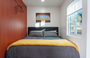 WiFi, bed sheets - Bunkhouse at Copper Sky • Creekside Hot Tub Stay (Cornville)